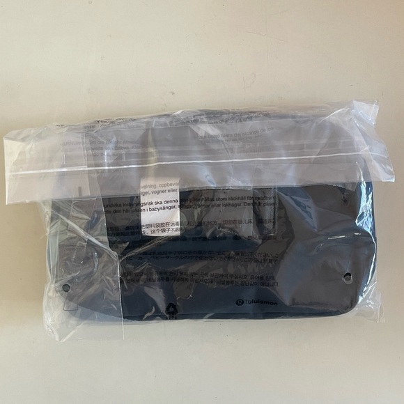 Lululemon Everywhere Belt Bag Large - Picture 8 of 8